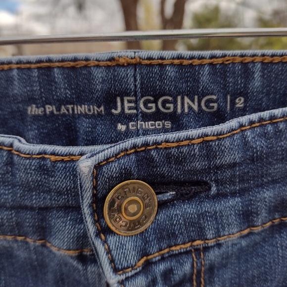 The Platinum faded Jegging size 2 by Chicos - Picture 2 of 10